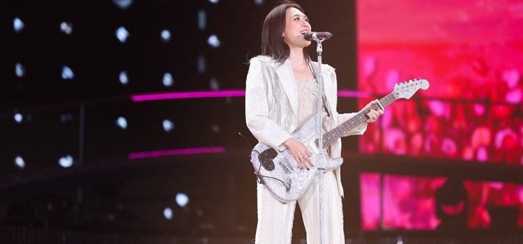 Live concert 40 nghìn người của Mỹ Tâm ghi dấu ấn cho lịch sử nhạc Việt